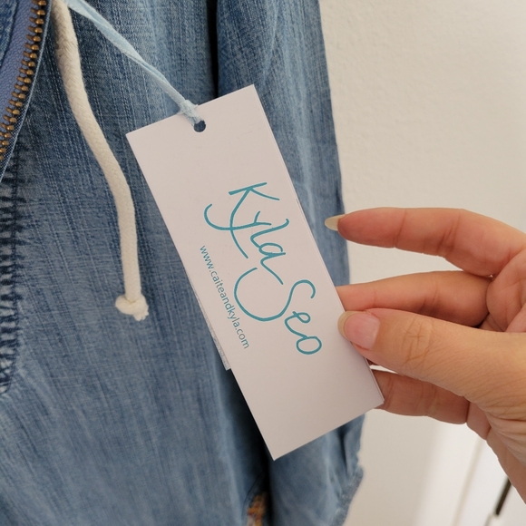 ANTHROPOLOGIE KYLA SEO Chambray Hooded Pull Over - Picture 6 of 7